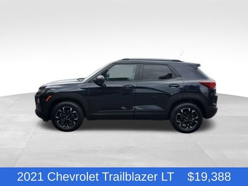 Certified 2021 Chevrolet TrailBlazer LT w/ Convenience Package AWD/4WD image 2