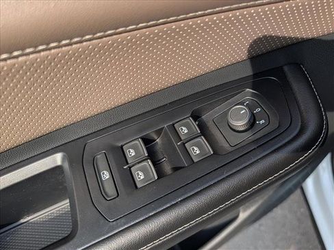 Certified 2025 Volkswagen Atlas SEL AWD/4WD image 35