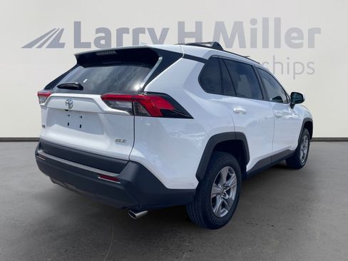 Used 2024 Toyota RAV4 XLE w/ Convenience Package FWD image 5