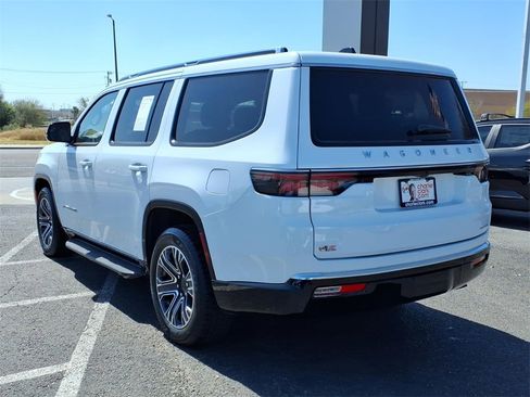 Used 2024 Jeep Wagoneer Series II image 5