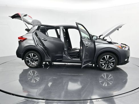 Used 2019 Nissan Kicks SR w/ SR Premium Package FWD image 41