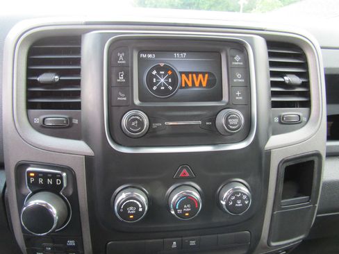Used 2017 RAM 1500 Express AWD/4WD image 26