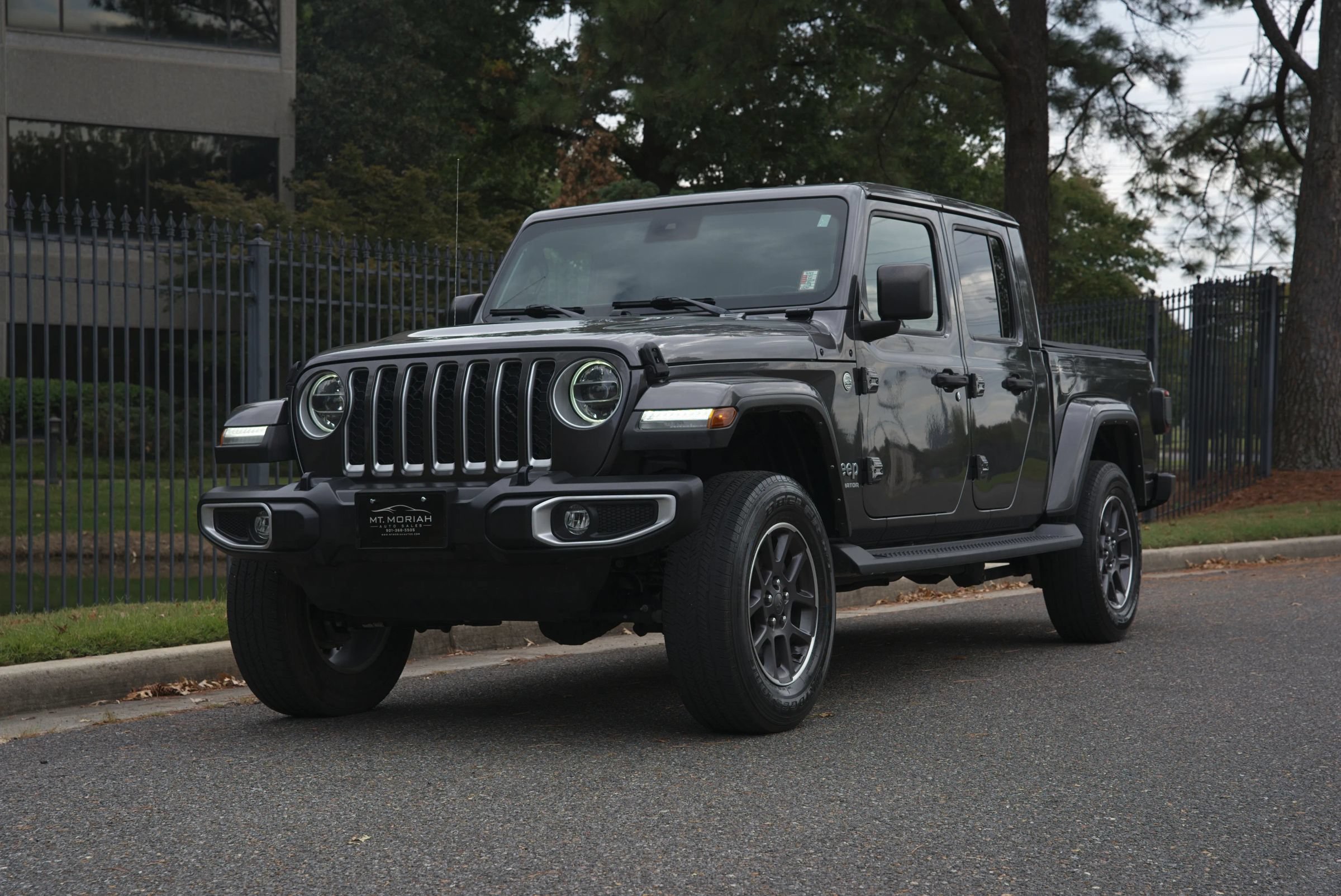 Used 2021 Jeep Gladiator Overland w/ Popular Equipment Package AWD/4WD image 2