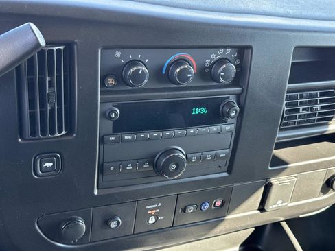 Used 2023 GMC Savana 2500 w/ Driver Convenience Package image 3