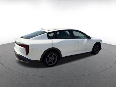 Used 2025 Kia K4 LXS image 14