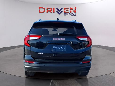 Used 2023 GMC Terrain SLE w/ Elevation Edition image 4