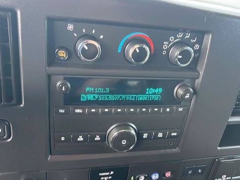 Used 2025 Chevrolet Express 3500 LT w/ LT Preferred Equipment Group RWD image 14