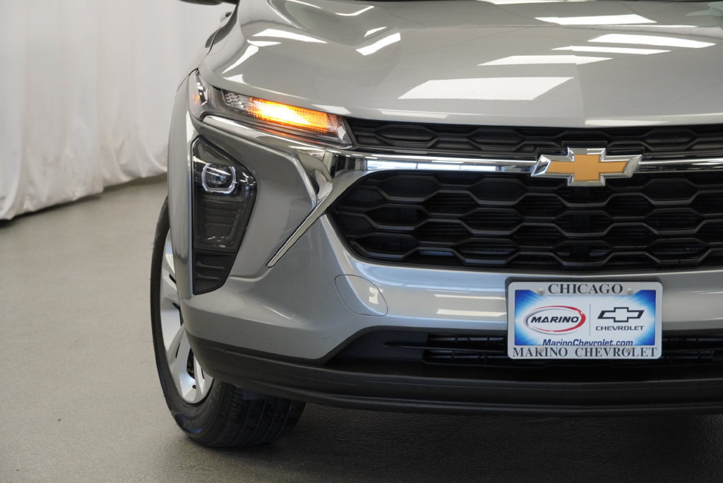 Used 2024 Chevrolet Trax LS w/ Driver Confidence Package FWD image 6