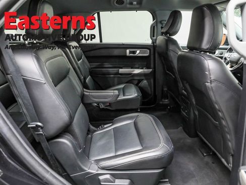 Used 2022 Ford Explorer Limited w/ Equipment Group 301A AWD/4WD image 23