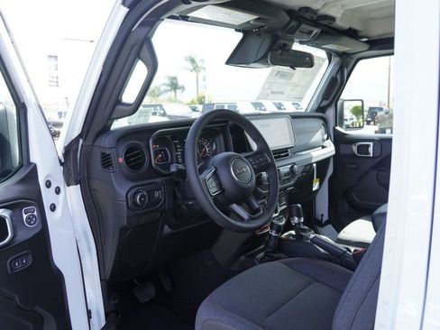 New 2026 Jeep Wrangler Unlimited Rubicon AWD/4WD image 20