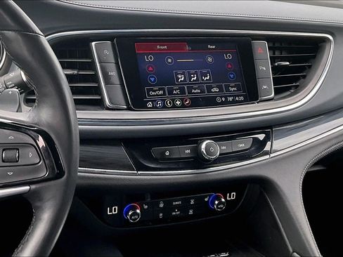 Used 2023 Buick Enclave Essence AWD/4WD image 22