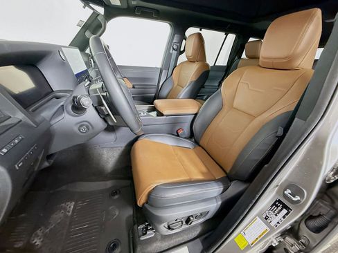 Certified 2025 Lexus GX 550 image 22