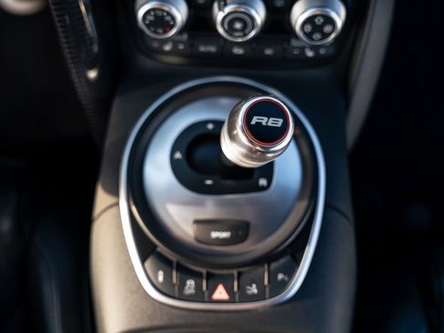 Used 2011 Audi R8 V10 image 27