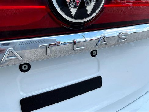Used 2024 Volkswagen Atlas SE image 32
