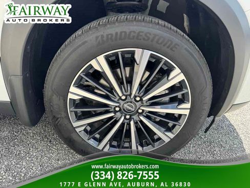 Used 2026 Nissan Pathfinder Platinum w/ Cargo Package FWD image 36