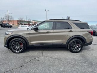 New 2026 Ford Explorer ST-Line w/ ST-Line Street Pack video 2