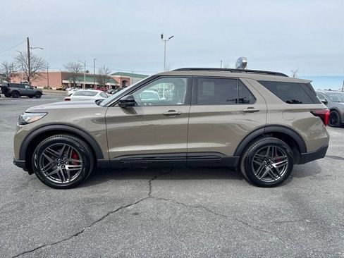 New 2026 Ford Explorer ST-Line w/ ST-Line Street Pack image 2