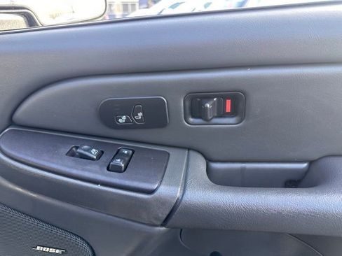 Used 2004 Chevrolet Silverado 2500 LT w/ Heavy-Duty Power Package image 18