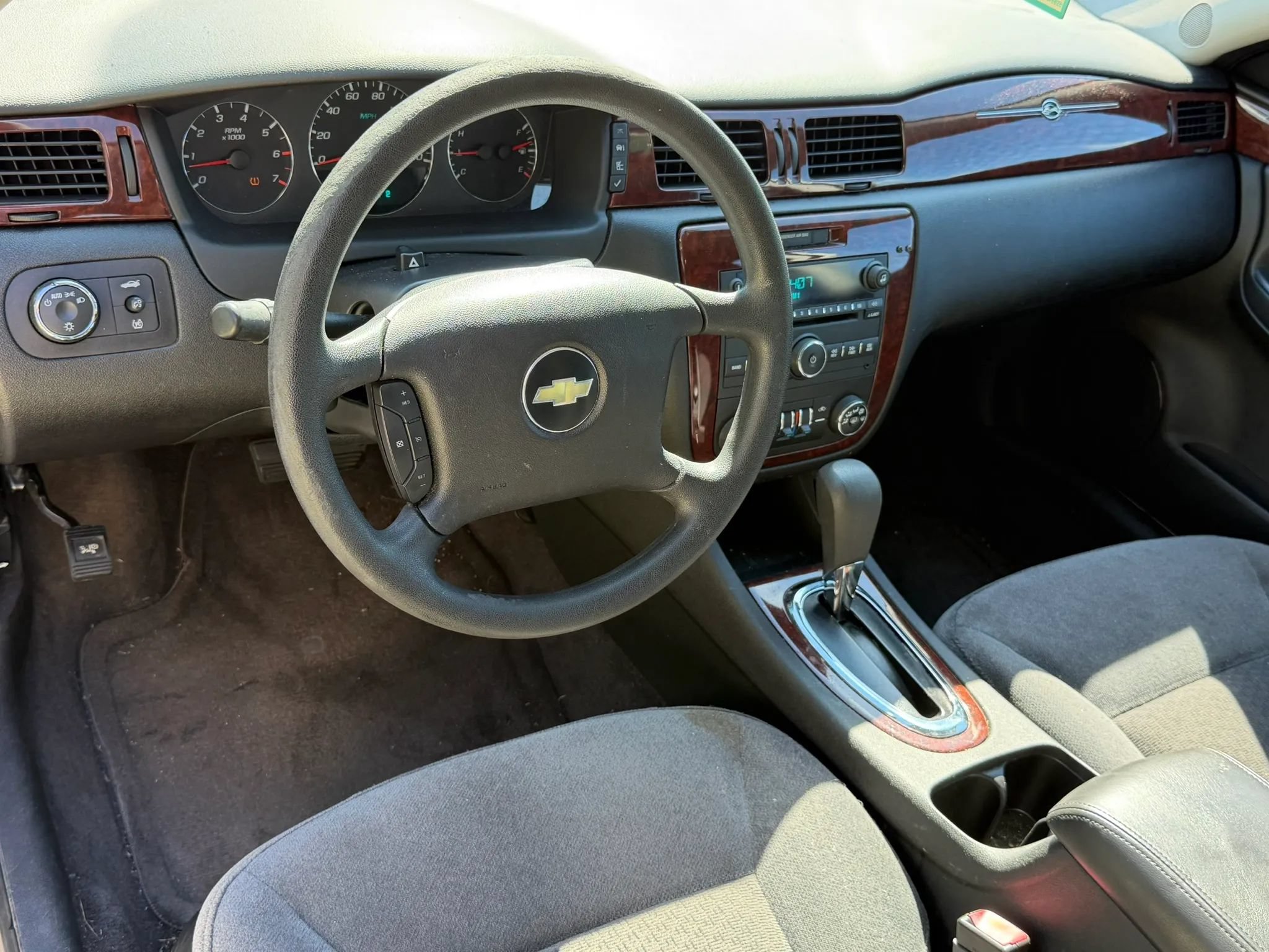 Used 2009 Chevrolet Impala LT FWD image 7