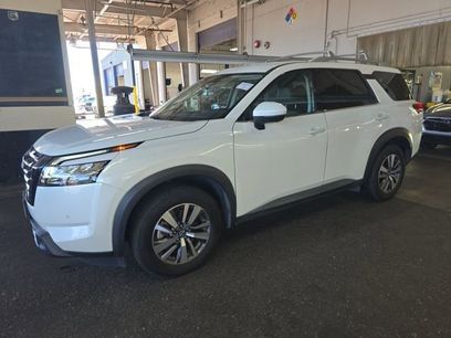 Certified 2023 Nissan Pathfinder SL w/ Lighting Package (N92)