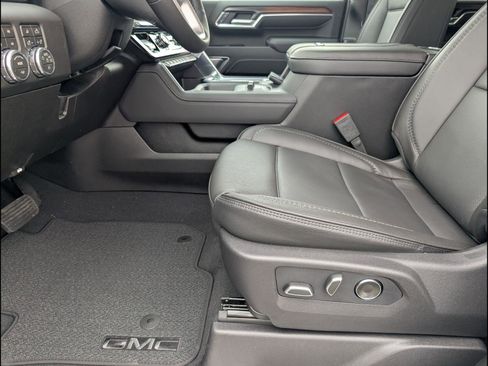 New 2026 GMC Sierra 2500 Denali w/ Denali Reserve Package image 11