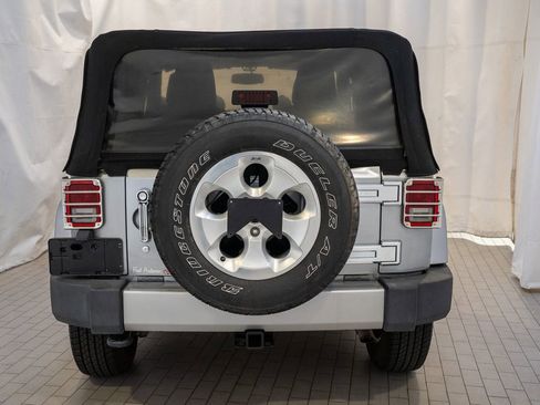 Used 2013 Jeep Wrangler Sahara image 4