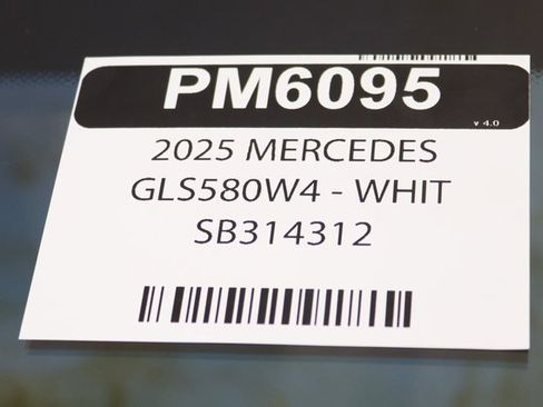 Used 2025 Mercedes-Benz GLS 580 4MATIC image 34