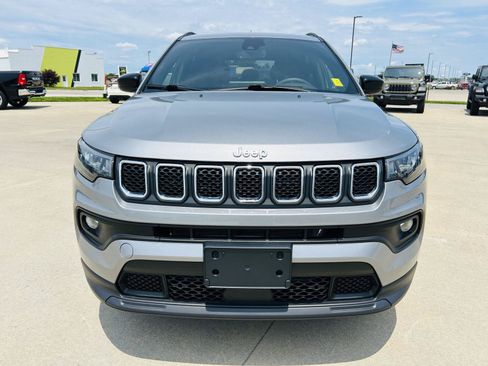 Used 2023 Jeep Compass Latitude AWD/4WD image 29