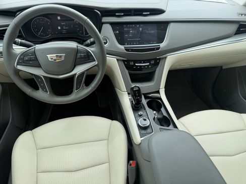 Certified 2024 Cadillac XT5 Premium Luxury FWD image 10
