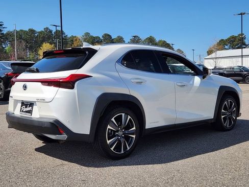 Used 2019 Lexus UX 250h w/ Premium Package image 5