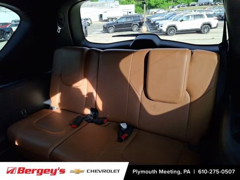Used 2023 INFINITI QX80 Sensory w/ All-Season Package AWD/4WD image 12