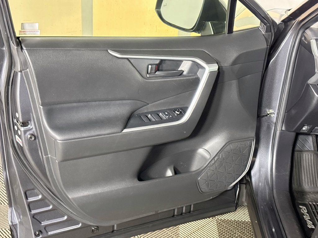 Used 2020 Toyota RAV4 LE w/ All Weather Liner Package AWD/4WD image 10