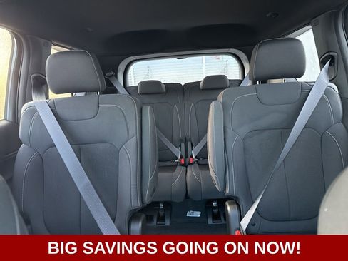 New 2025 Jeep Grand Cherokee L Laredo AWD/4WD image 32