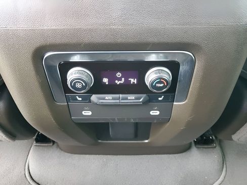 Used 2024 Chevrolet Tahoe LT w/ Luxury Package image 21