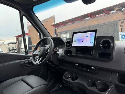 Used 2023 Mercedes-Benz Sprinter 3500 image 14