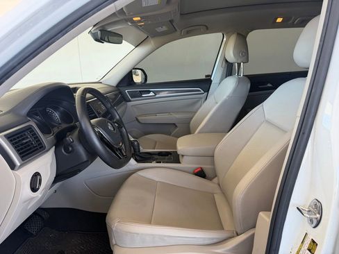 Used 2020 Volkswagen Atlas SE w/ Panoramic Sunroof Package image 11