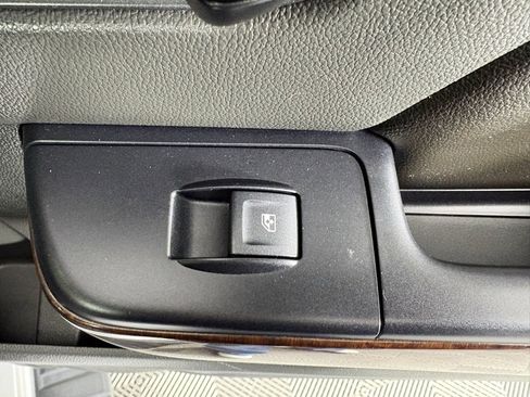 Used 2017 GMC Sierra 1500 SLT w/ SLT Premium Package image 47