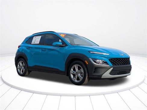 Used 2023 Hyundai Kona SEL w/ Convenience Package image 2