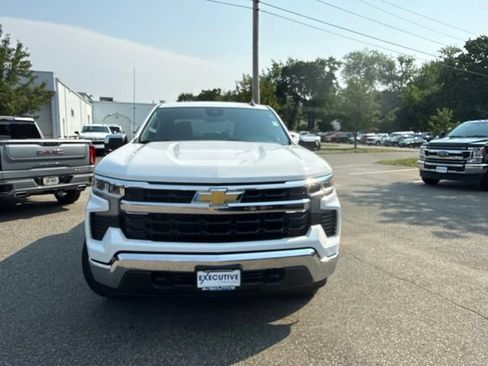 Used 2023 Chevrolet Silverado 1500 LT w/ Protection Package AWD/4WD image 3