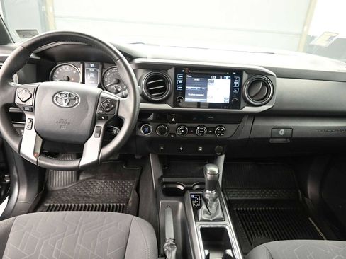 Used 2018 Toyota Tacoma TRD Off-Road image 16