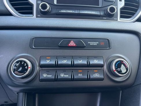 Used 2017 Kia Sportage LX image 19