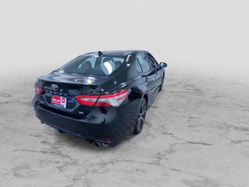 Used 2019 Toyota Camry SE image 9