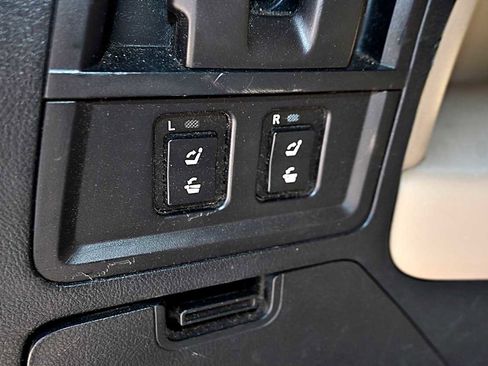 Used 2012 Toyota Sequoia SR5 RWD image 10