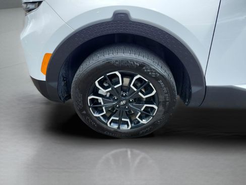 Used 2024 Hyundai Santa Cruz SE image 25