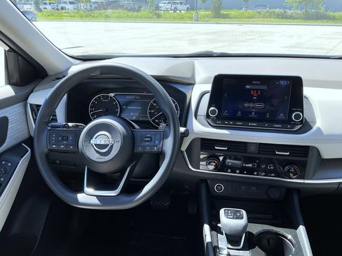 Used 2023 Nissan Rogue SV AWD/4WD image 14