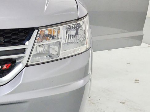 Used 2020 Dodge Journey SE image 37