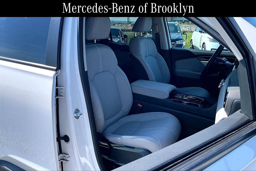 Used 2023 Honda Pilot LX image 8