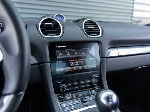 Certified 2025 Porsche 718 Cayman RWD image 16