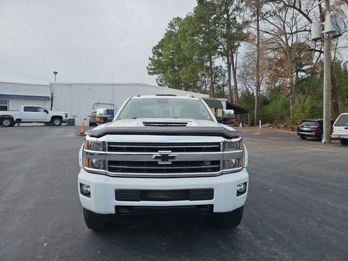 Used 2019 Chevrolet Silverado 2500 High Country w/ Duramax Plus Package image 11