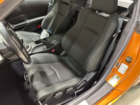 Used 2006 Nissan 350Z w/ (N93) Cargo Convenience Pkg image 19